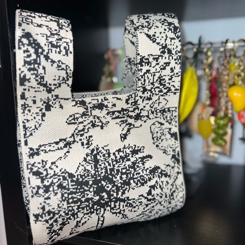 Black & Cream Toile-Pattern Women's Tote Bag